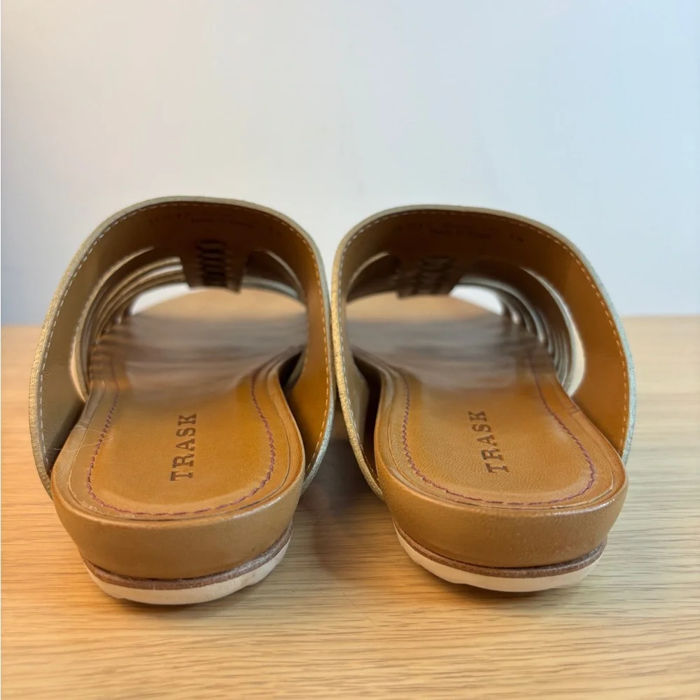 Trask "Sandra" Woven Metallic Gold Tone Slide Sandals LIKE NEW! Woman’s 8 - Picture 4 of 8
